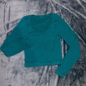 Women’s S long sleeve crop